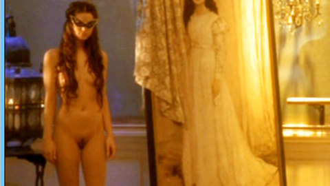 Pic: Georgia Reeve in Klimt