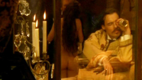 Pic: Georgia Reeve in Klimt