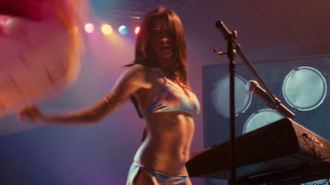 Pic: Noureen DeWulf in The Comebacks