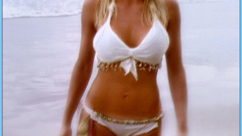 Pic: Allison Schulz in Surf School