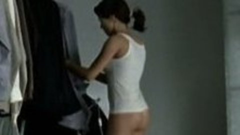 Pic: Natalia Avelon in Gegengerade - 20359 St. Pauli