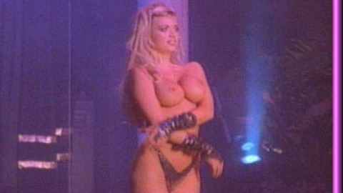 Pic: Kelli Hoffman in Stripshow