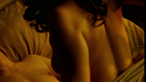 Pic: Jessica Parker Kennedy in 50/50