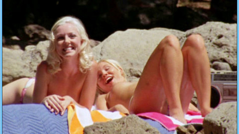 Pic: Carrie Minter in The Dukes of Hazzard: The Beginning