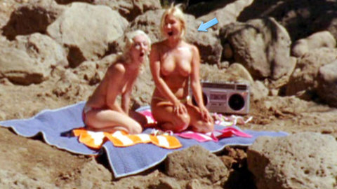 Pic: Carrie Minter in The Dukes of Hazzard: The Beginning