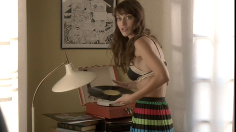 Pic: Lizzy Caplan in Save the Date