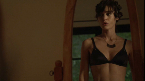 Pic: Lizzy Caplan in Save the Date