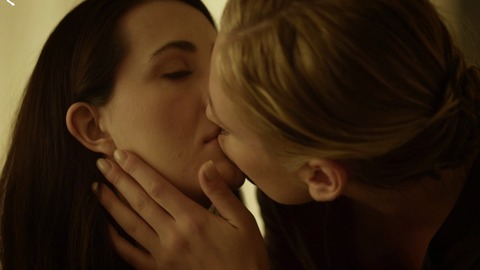 Pic: Madeline Zima in Breaking the Girls