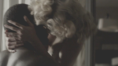Pic: AnnaLynne McCord in Gun