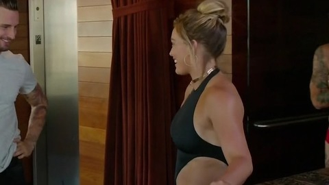 Pic: Hilary Duff in Younger