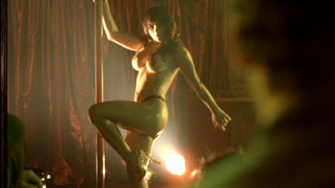 Pic: Dayana Chang in La distancia
