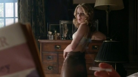 Pic: Annabelle Wallis in Fleming (2014)