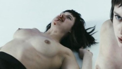 Pic: Manuela Vellés in Chaotic Ana