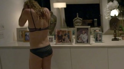 Pic: Yvonne Strahovski in Louie (2014)