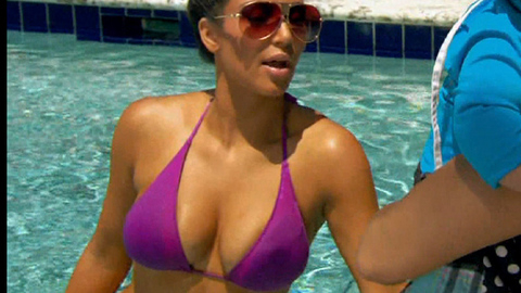 Pic: Kim Kardashian in Kourtney & Khloé Take Miami