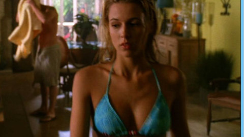 Pic: Alona Tal in Cane