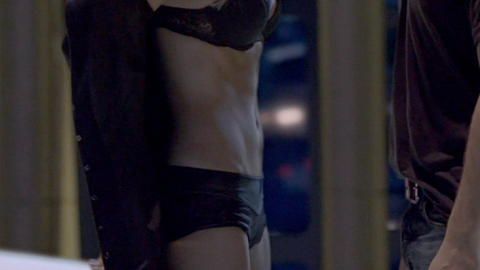 Pic: Laura Vandervoort in V