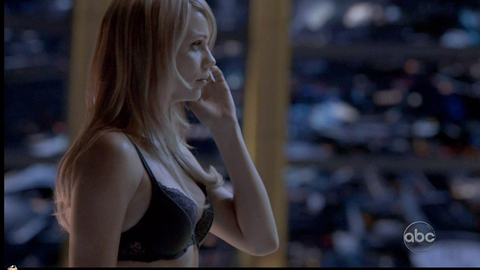 Pic: Laura Vandervoort in V