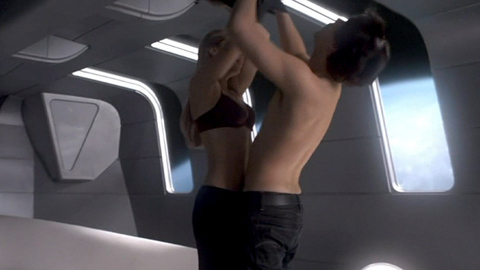 Pic: Laura Vandervoort in V (2009-2011)