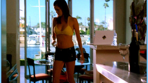 Pic: Lina Esco in Cane