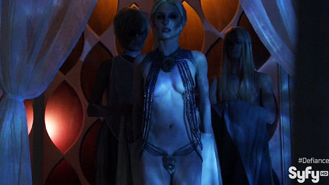 Pic: Jaime Murray in Defiance