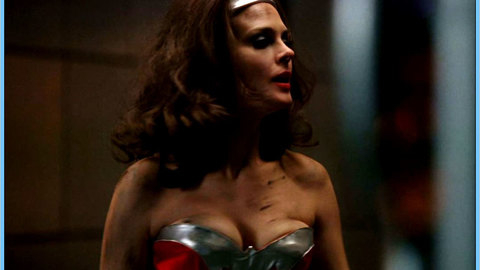 Pic: Emily Deschanel in Bones