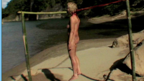 Pic: Veronica Sywak in Welcome to the Jungle