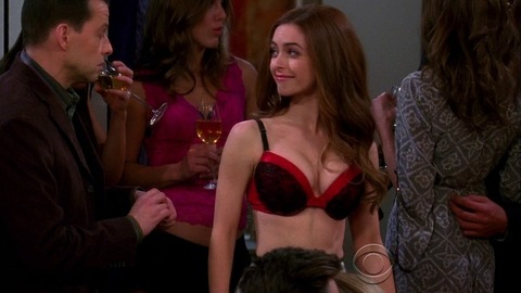 Pic: Brooke Lyons in Two and a Half Men