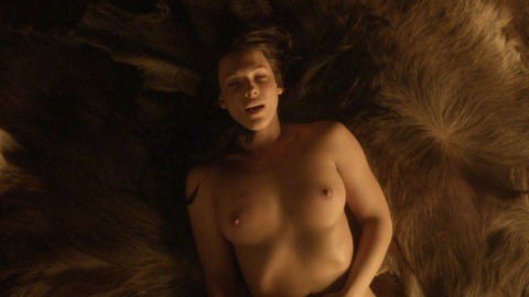 Pic: Erin Cummings in Spartacus