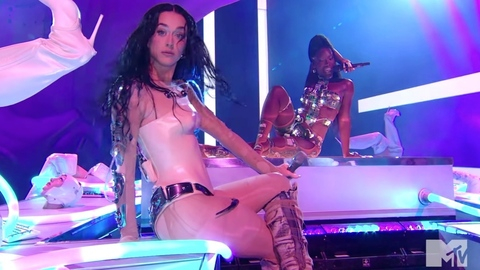 Pic: Katy Perry in MTV Video Music Awards