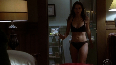 Pic: Elaine Cassidy in Harper's Island (2009)