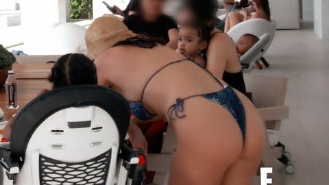 Pic: Kourtney Kardashian in Keeping Up with the Kardashians