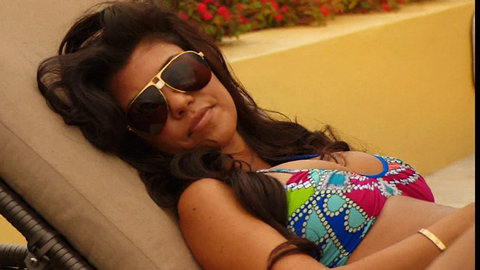 Pic: Kourtney Kardashian in Kourtney & Khloé Take Miami