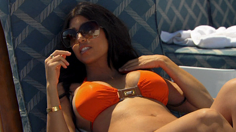 Pic: Kourtney Kardashian in Kourtney & Khloé Take Miami