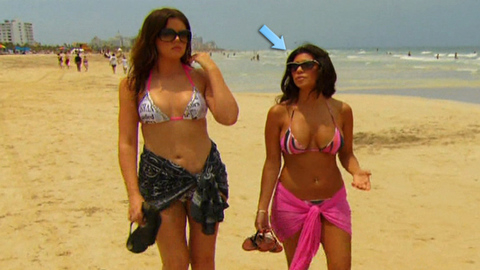 Pic: Kourtney Kardashian in Kourtney & Khloé Take Miami
