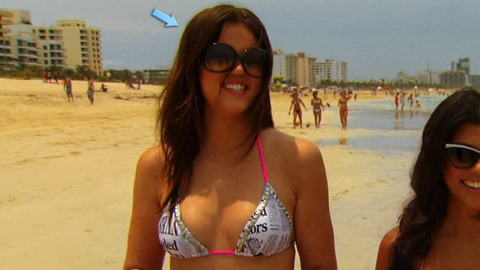 Pic: Khloe Kardashian in Kourtney & Khloé Take Miami