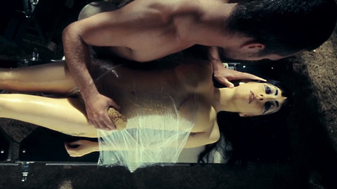 Pic: Lady Gaga in Yoü and I (2011)