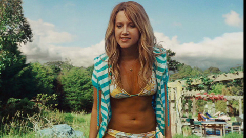Pic: Ashley Tisdale in Aliens in the Attic