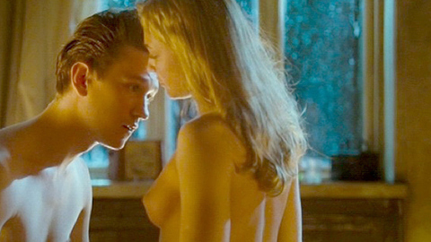 Pic: Oksana Akinshina in Hipsters