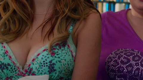 Pic: Alexis Knapp in Pitch Perfect 2