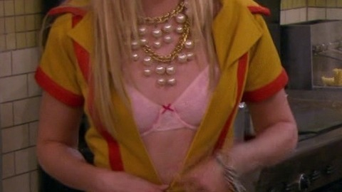 Pic: Beth Behrs in 2 Broke Girls
