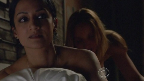 Pic: Jordana Spiro in The Good Wife