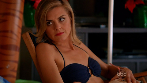 Pic: Eliza Coupe in Happy Endings