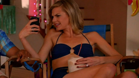 Pic: Eliza Coupe in Happy Endings