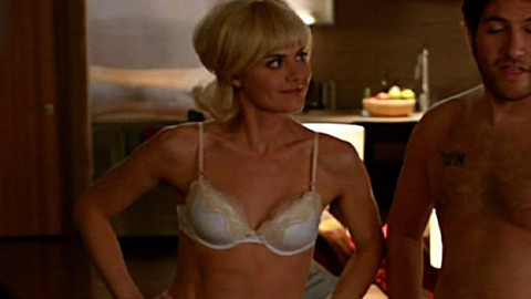 Pic: Eliza Coupe in Happy Endings