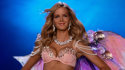 Pic: Erin Heatherton in The Victoria's Secret Fashion Show 2011