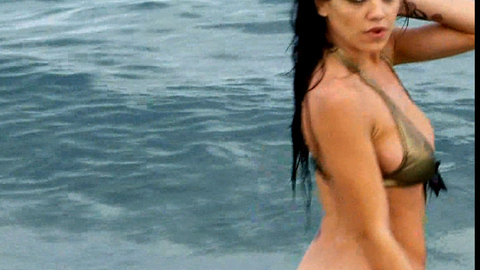 Pic: Tess Arlington in Pretty Wild