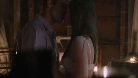 Pic: Emily Tennant in If There Be Thorns