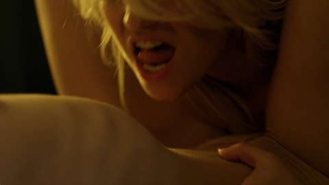 Pic: Sharon Hinnendael in Embrace of the Vampire