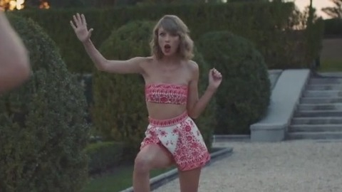 Pic: Taylor Swift in Taylor Swift - Blank Space